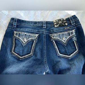 SOLD: Miss Me jeans: 31 mid rise